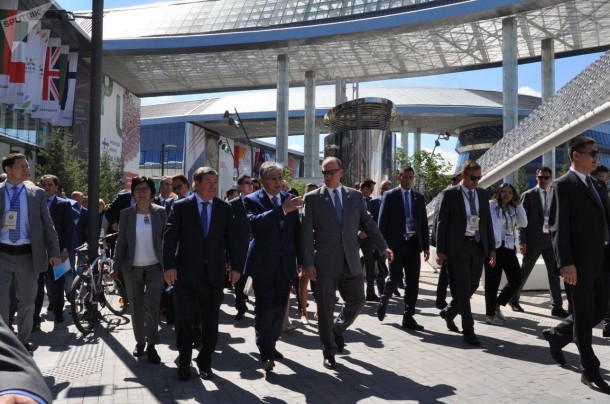 В Национальный день глава государства Нурсултан Назарбаев и Принц Альберт II вместе посетили на ЭКСПО павильоны Монако и Казахстана.